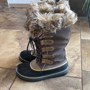 Sorel Joan of arc boots. Waterproof